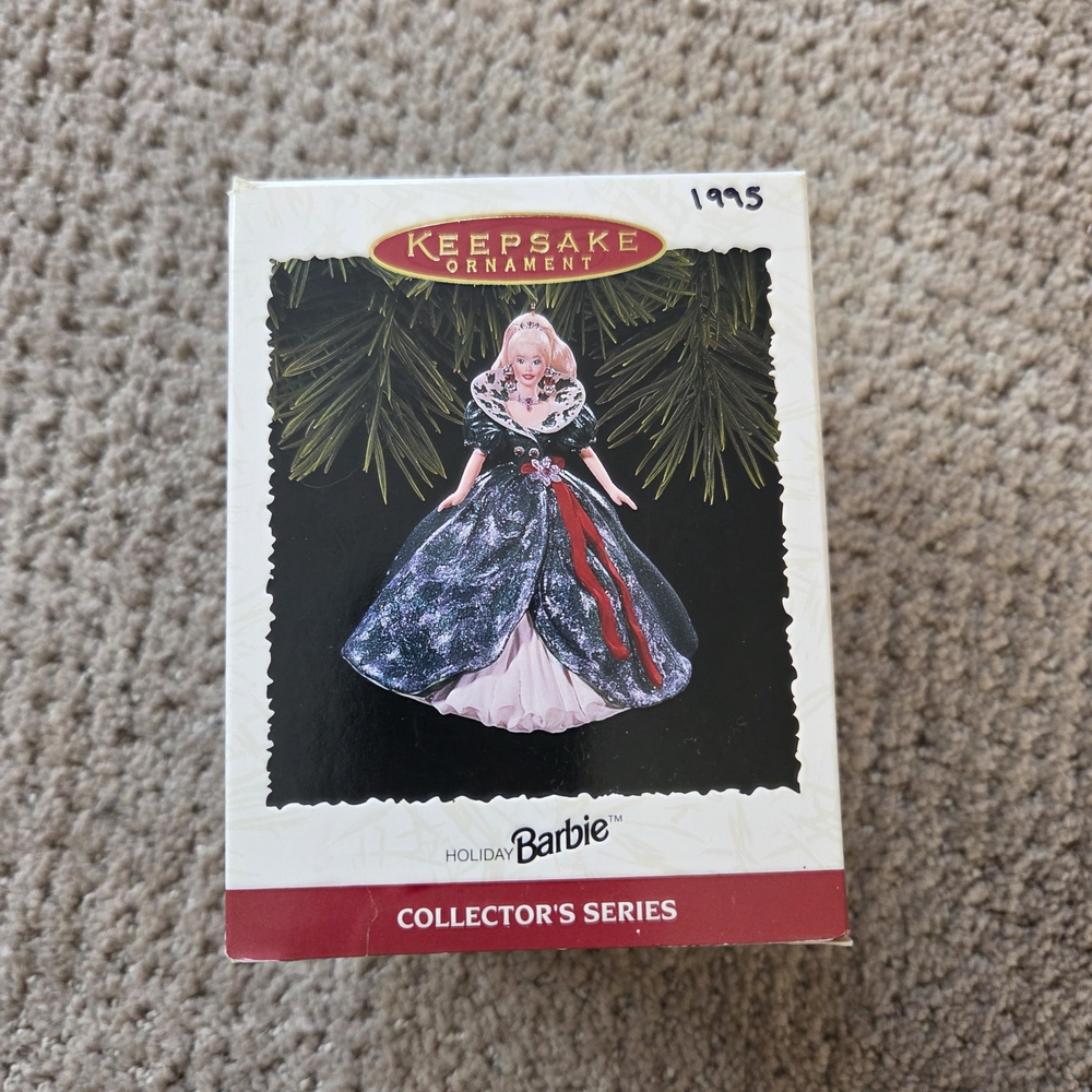 Barbie Holiday Keepsake Ornament Collector's Series - Green and Red Dress 1995